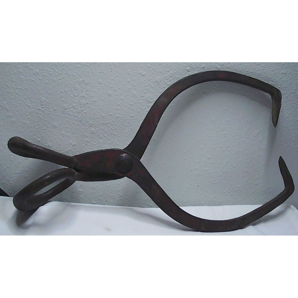 Vintage Antique Cast Iron ICE BLOCK TONGS HAY BALE CARRIER TOOL Primitive Black